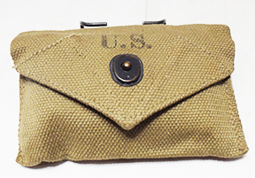 WWII M-1942 US Army first aid carlisle pouch with bandage in foil
