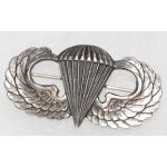WWII Fox Hallmark Basic Airborne Jump Wing Badge