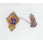 WWII 26th Division Chained Sweetheart / Patriotic Pin